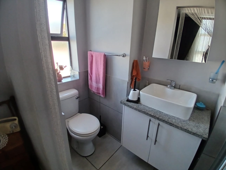 2 Bedroom Property for Sale in Island View Western Cape